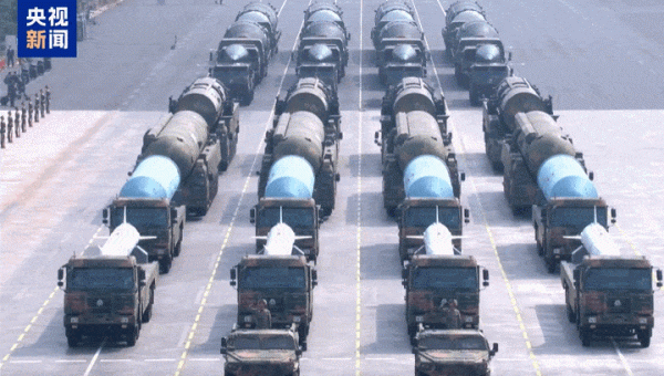 人人生 “王牌”亮相！陆海空基“三位一体”战略核力量首次集中展示